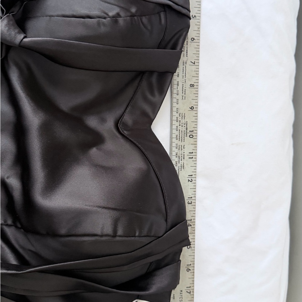 Elegant Black Satin Dress - Picture 8 of 12